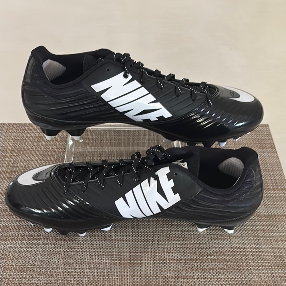 Nike Vapor Speed soccer cleats. Men's 14.5. Like new condition. Very sharp!